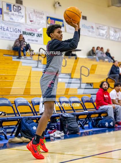 Thumbnail 3 in Sherman Oaks CES vs Bishop Diego (Santa Barbara Holiday Classic) photogallery.
