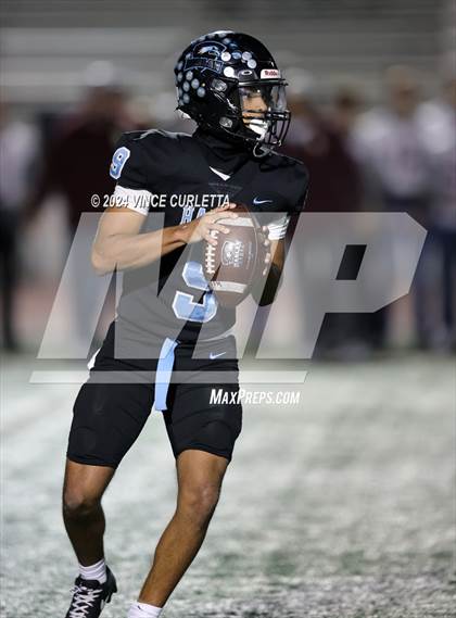 Thumbnail 1 in Harlan vs. Dripping Springs (UIL 6A Football Area Playoff) photogallery.