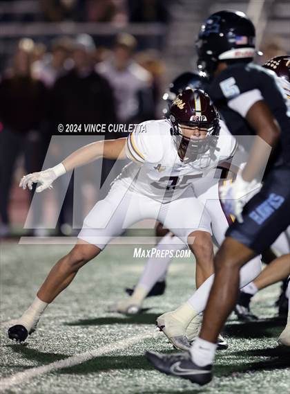 Thumbnail 2 in Harlan vs. Dripping Springs (UIL 6A Football Area Playoff) photogallery.