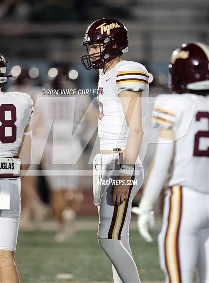 Thumbnail 1 in Harlan vs. Dripping Springs (UIL 6A Football Area Playoff) photogallery.