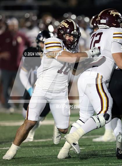 Thumbnail 3 in Harlan vs. Dripping Springs (UIL 6A Football Area Playoff) photogallery.