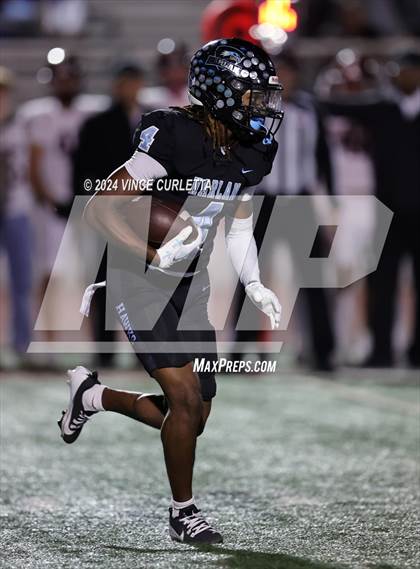 Thumbnail 1 in Harlan vs. Dripping Springs (UIL 6A Football Area Playoff) photogallery.