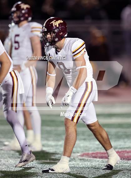 Thumbnail 2 in Harlan vs. Dripping Springs (UIL 6A Football Area Playoff) photogallery.