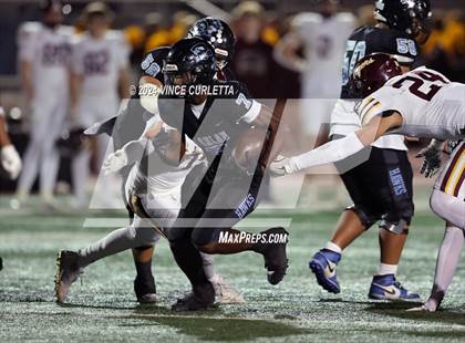 Thumbnail 1 in Harlan vs. Dripping Springs (UIL 6A Football Area Playoff) photogallery.
