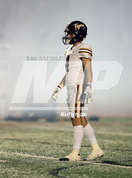 Thumbnail 3 in Harlan vs. Dripping Springs (UIL 6A Football Area Playoff) photogallery.