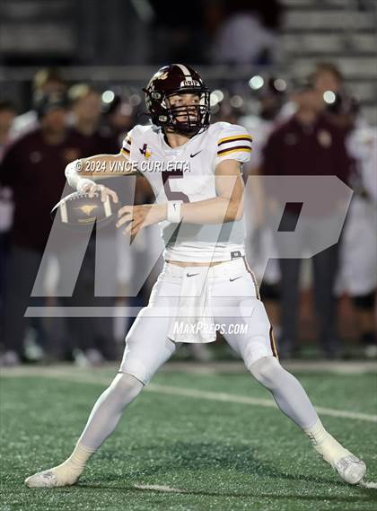 Thumbnail 1 in Harlan vs. Dripping Springs (UIL 6A Football Area Playoff) photogallery.