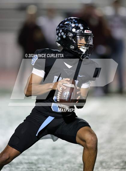 Thumbnail 3 in Harlan vs. Dripping Springs (UIL 6A Football Area Playoff) photogallery.
