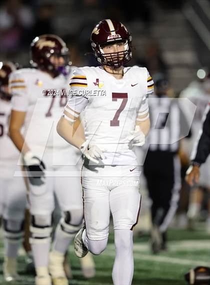 Thumbnail 3 in Harlan vs. Dripping Springs (UIL 6A Football Area Playoff) photogallery.