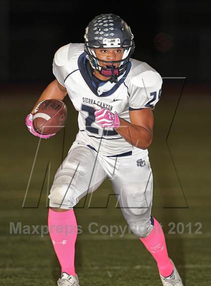 Thumbnail 2 in Marshall vs. Sierra Canyon photogallery.