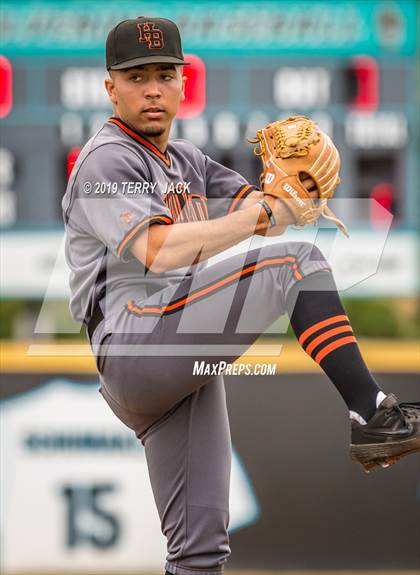 Thumbnail 3 in Huntington Beach vs. Aliso Niguel photogallery.
