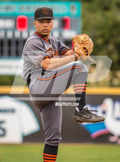 Thumbnail 3 in Huntington Beach vs. Aliso Niguel photogallery.