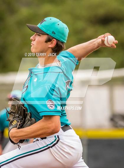 Thumbnail 3 in Huntington Beach vs. Aliso Niguel photogallery.