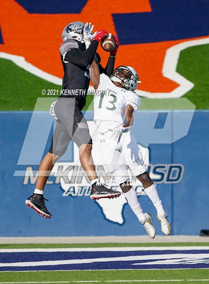 Thumbnail 2 in Guyer vs. Prosper (UIL 6A Division 2 Quarterfinal) photogallery.