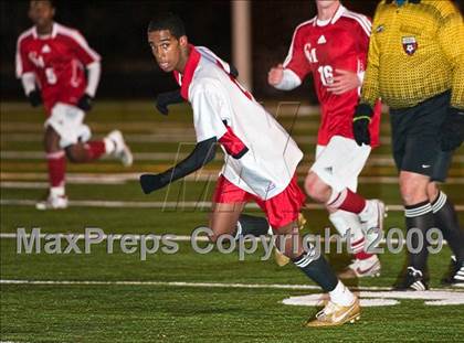 Thumbnail 3 in Catholic Memorial vs Brockton (MIAA D1 South Final) photogallery.
