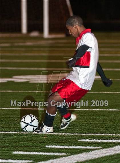 Thumbnail 2 in Catholic Memorial vs Brockton (MIAA D1 South Final) photogallery.