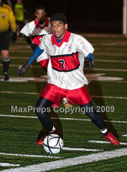 Thumbnail 1 in Catholic Memorial vs Brockton (MIAA D1 South Final) photogallery.
