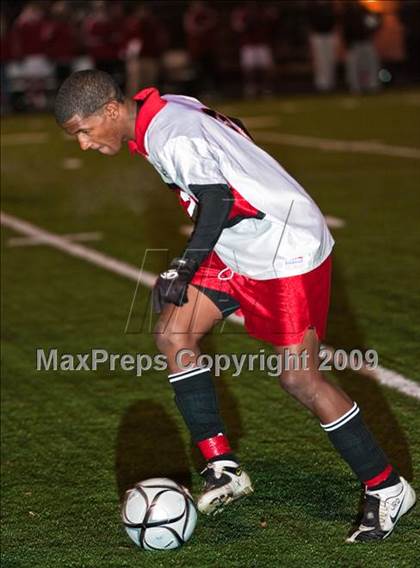 Thumbnail 3 in Catholic Memorial vs Brockton (MIAA D1 South Final) photogallery.