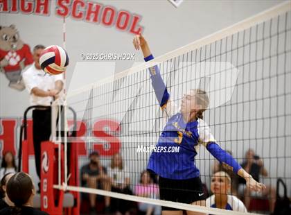 Thumbnail 3 in Fountain Hills vs Casa Grande (Florence Invitational) photogallery.