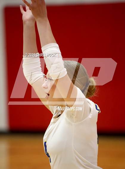 Thumbnail 2 in Fountain Hills vs Casa Grande (Florence Invitational) photogallery.