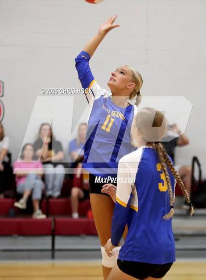 Thumbnail 3 in Fountain Hills vs Casa Grande (Florence Invitational) photogallery.