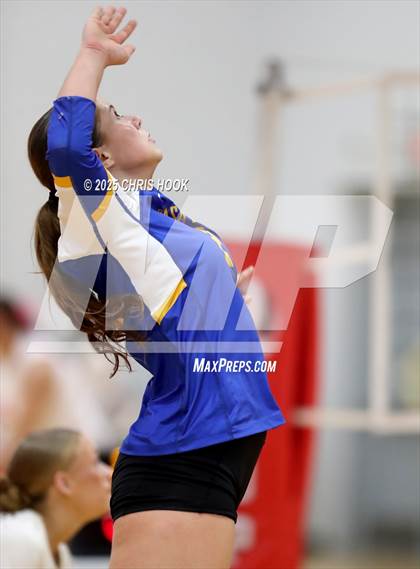 Thumbnail 3 in Fountain Hills vs Casa Grande (Florence Invitational) photogallery.