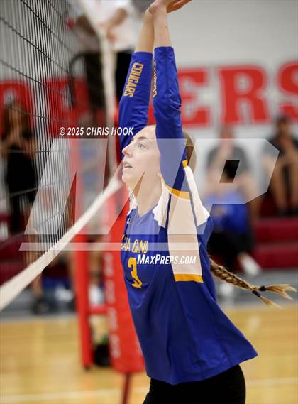 Thumbnail 2 in Fountain Hills vs Casa Grande (Florence Invitational) photogallery.