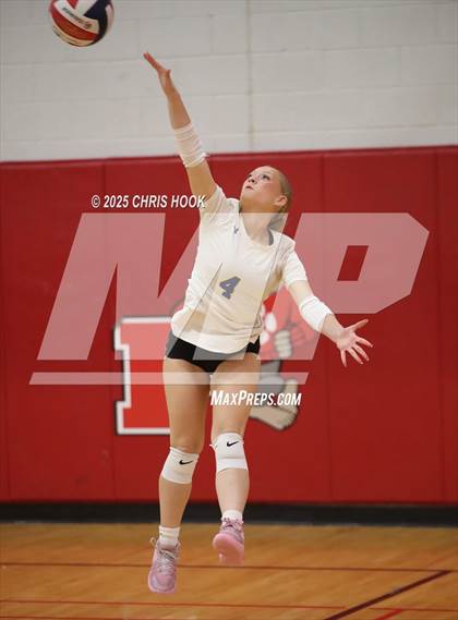 Thumbnail 3 in Fountain Hills vs Casa Grande (Florence Invitational) photogallery.