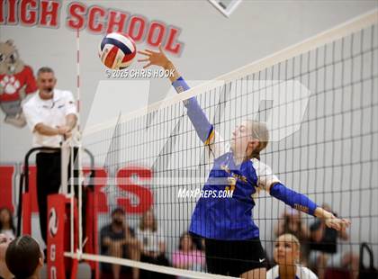 Thumbnail 2 in Fountain Hills vs Casa Grande (Florence Invitational) photogallery.