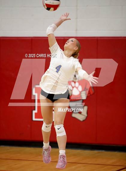 Thumbnail 3 in Fountain Hills vs Casa Grande (Florence Invitational) photogallery.