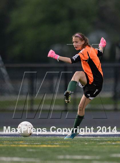 Thumbnail 2 in Fremd @ Batavia photogallery.