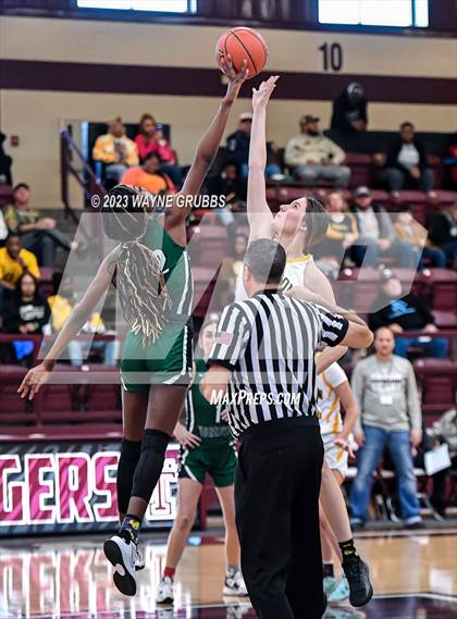 Thumbnail 1 in Timpson vs. Huntington (Holiday Hoops Classic) photogallery.