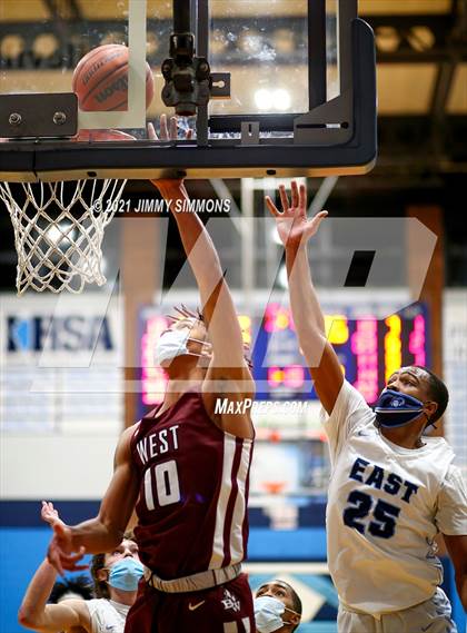 Thumbnail 2 in Belleville West @ Belleville East photogallery.