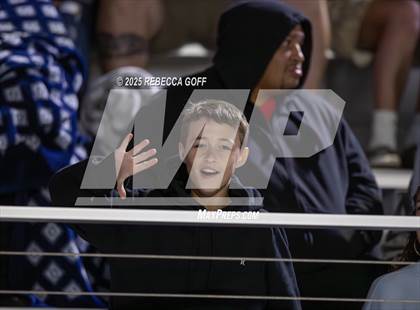 Thumbnail 3 in Dickinson vs. Strake Jesuit (UIL Football 6A D1 Regional) photogallery.