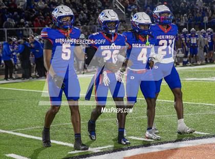 Thumbnail 2 in Dickinson vs. Strake Jesuit (UIL Football 6A D1 Regional) photogallery.