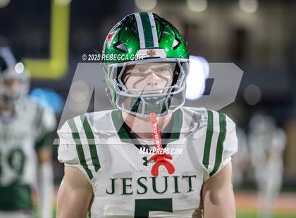 Thumbnail 1 in Dickinson vs. Strake Jesuit (UIL Football 6A D1 Regional) photogallery.