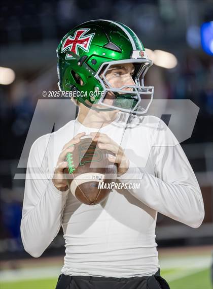 Thumbnail 2 in Dickinson vs. Strake Jesuit (UIL Football 6A D1 Regional) photogallery.
