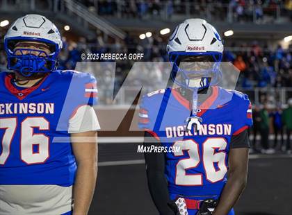 Thumbnail 2 in Dickinson vs. Strake Jesuit (UIL Football 6A D1 Regional) photogallery.