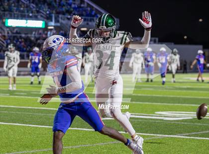 Thumbnail 3 in Dickinson vs. Strake Jesuit (UIL Football 6A D1 Regional) photogallery.
