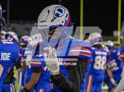 Thumbnail 1 in Dickinson vs. Strake Jesuit (UIL Football 6A D1 Regional) photogallery.