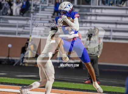 Thumbnail 3 in Dickinson vs. Strake Jesuit (UIL Football 6A D1 Regional) photogallery.