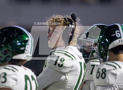 Thumbnail 1 in Dickinson vs. Strake Jesuit (UIL Football 6A D1 Regional) photogallery.