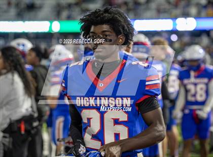 Thumbnail 2 in Dickinson vs. Strake Jesuit (UIL Football 6A D1 Regional) photogallery.