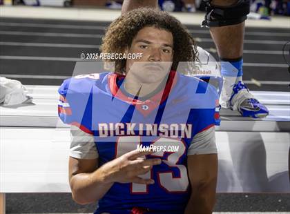 Thumbnail 2 in Dickinson vs. Strake Jesuit (UIL Football 6A D1 Regional) photogallery.