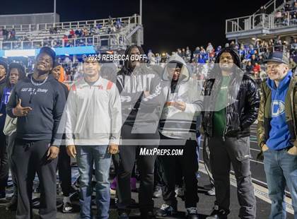 Thumbnail 3 in Dickinson vs. Strake Jesuit (UIL Football 6A D1 Regional) photogallery.