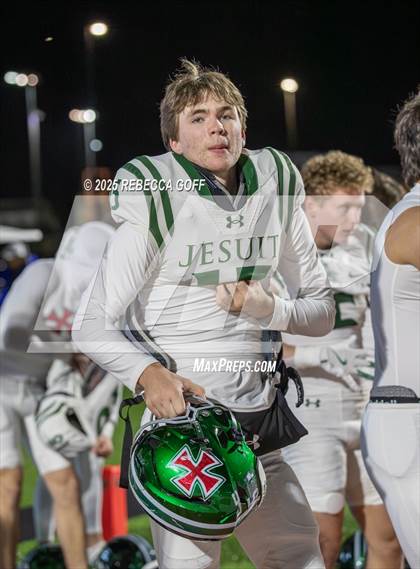 Thumbnail 3 in Dickinson vs. Strake Jesuit (UIL Football 6A D1 Regional) photogallery.