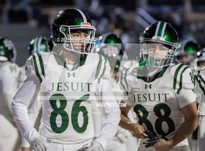 Thumbnail 2 in Dickinson vs. Strake Jesuit (UIL Football 6A D1 Regional) photogallery.