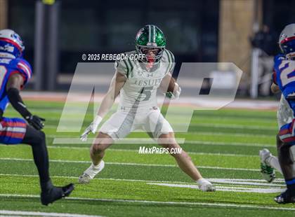 Thumbnail 2 in Dickinson vs. Strake Jesuit (UIL Football 6A D1 Regional) photogallery.