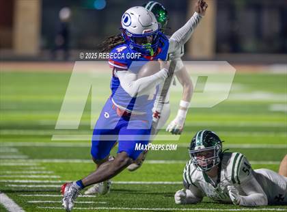 Thumbnail 1 in Dickinson vs. Strake Jesuit (UIL Football 6A D1 Regional) photogallery.