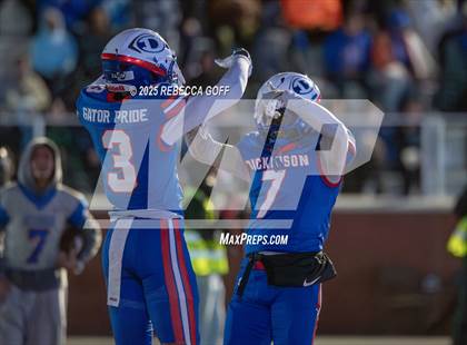 Thumbnail 2 in Dickinson vs. Strake Jesuit (UIL Football 6A D1 Regional) photogallery.