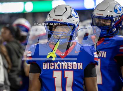 Thumbnail 1 in Dickinson vs. Strake Jesuit (UIL Football 6A D1 Regional) photogallery.